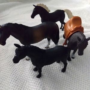 Toys Horses